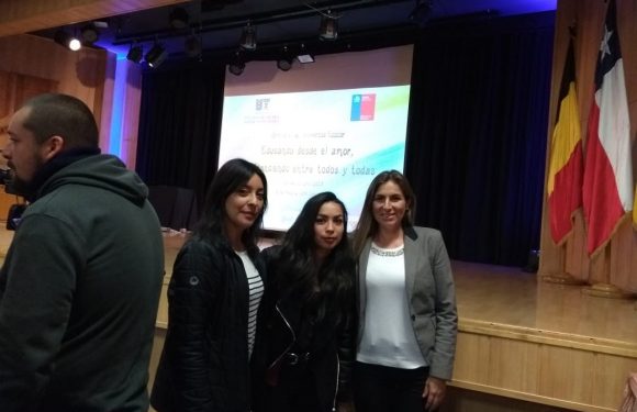 EQUIPO CONVIVENCIA ESCOLAR EN CAPACITACIÓN.