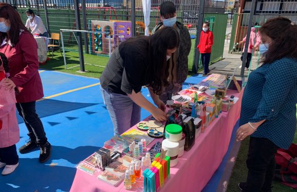 Primera feria del emprendimiento del colegio Lican Ray