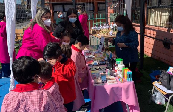 Primera feria del emprendimiento del colegio Lican Ray