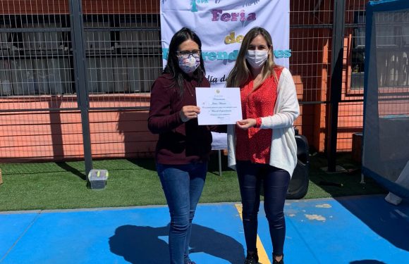 Primera feria del emprendimiento del colegio Lican Ray