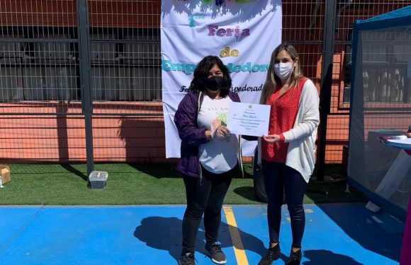 Primera feria del emprendimiento del colegio Lican Ray