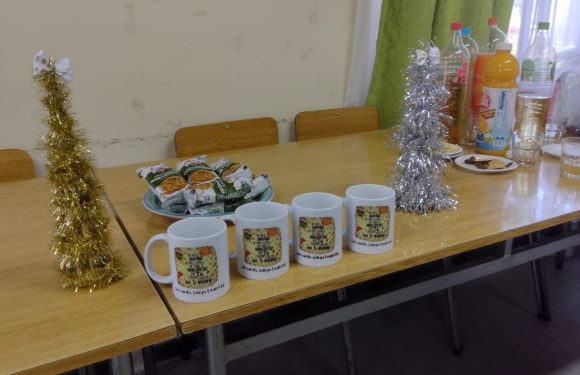 ACTIVIDAD NAVIDEÑA PARA EL CONDOMINIO DE ADULTOS MAYORES DE MICHAIHUE