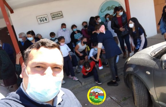 ACTIVIDAD NAVIDEÑA PARA EL CONDOMINIO DE ADULTOS MAYORES DE MICHAIHUE