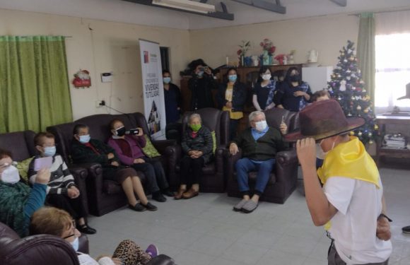 ACTIVIDAD NAVIDEÑA PARA EL CONDOMINIO DE ADULTOS MAYORES DE MICHAIHUE