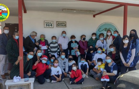 ACTIVIDAD NAVIDEÑA PARA EL CONDOMINIO DE ADULTOS MAYORES DE MICHAIHUE