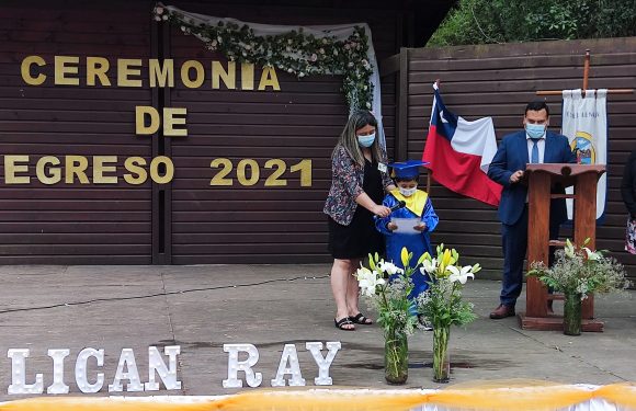 Ceremonia de egreso de Kinder regular y Cuarto año básico 2021