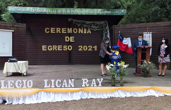 Ceremonia de egreso de Kinder regular y Cuarto año básico 2021