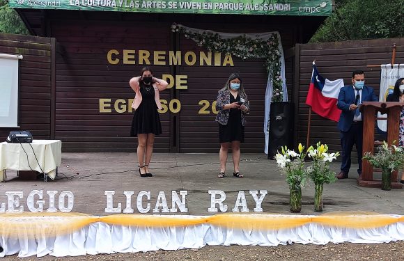 Ceremonia de egreso de Kinder regular y Cuarto año básico 2021