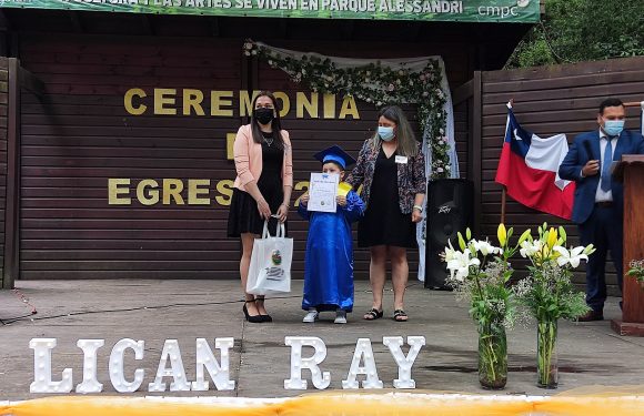 Ceremonia de egreso de Kinder regular y Cuarto año básico 2021