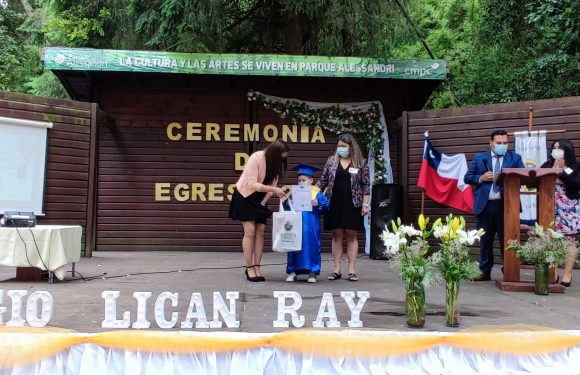 Ceremonia de egreso de Kinder regular y Cuarto año básico 2021