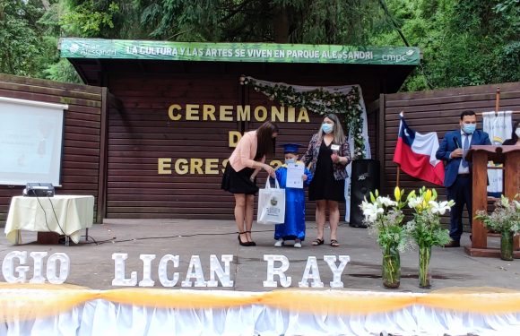 Ceremonia de egreso de Kinder regular y Cuarto año básico 2021
