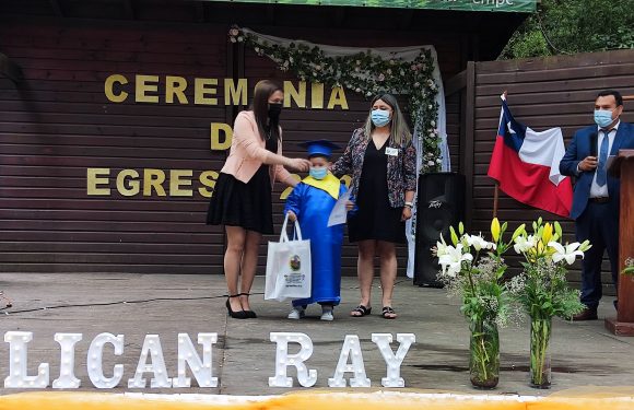 Ceremonia de egreso de Kinder regular y Cuarto año básico 2021