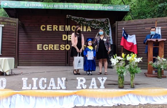 Ceremonia de egreso de Kinder regular y Cuarto año básico 2021
