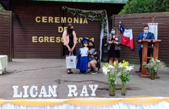 Ceremonia de egreso de Kinder regular y Cuarto año básico 2021