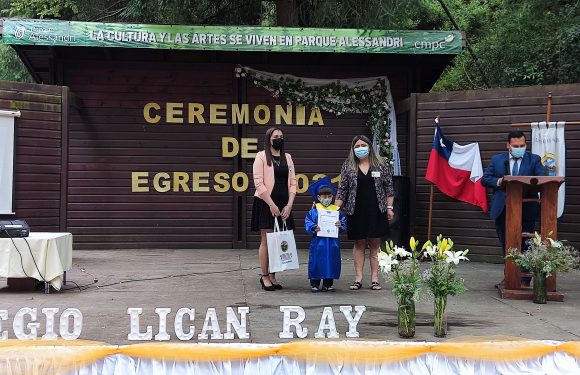 Ceremonia de egreso de Kinder regular y Cuarto año básico 2021