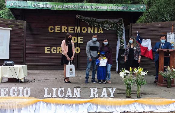 Ceremonia de egreso de Kinder regular y Cuarto año básico 2021
