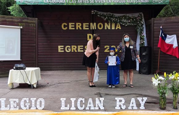 Ceremonia de egreso de Kinder regular y Cuarto año básico 2021