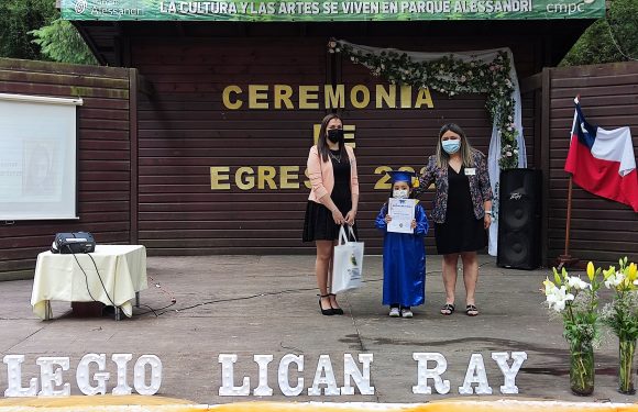 Ceremonia de egreso de Kinder regular y Cuarto año básico 2021