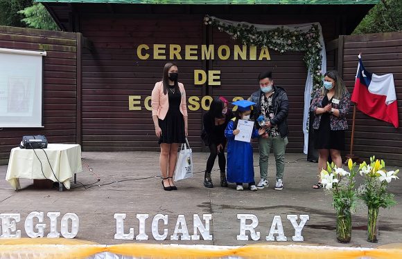 Ceremonia de egreso de Kinder regular y Cuarto año básico 2021