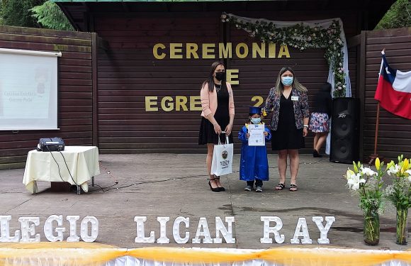 Ceremonia de egreso de Kinder regular y Cuarto año básico 2021