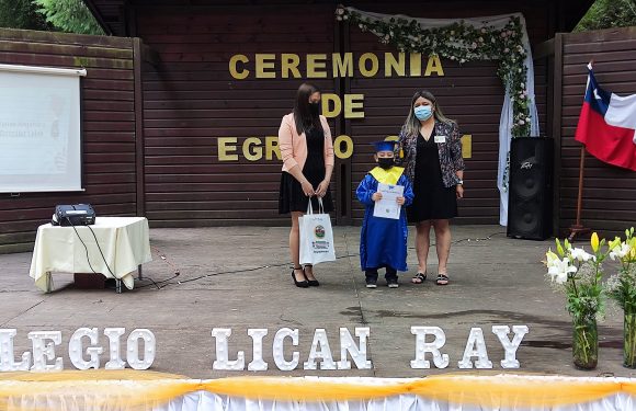 Ceremonia de egreso de Kinder regular y Cuarto año básico 2021