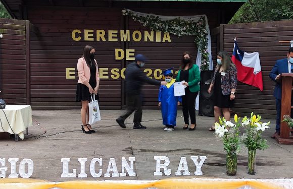 Ceremonia de egreso de Kinder regular y Cuarto año básico 2021