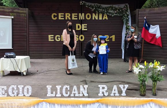 Ceremonia de egreso de Kinder regular y Cuarto año básico 2021