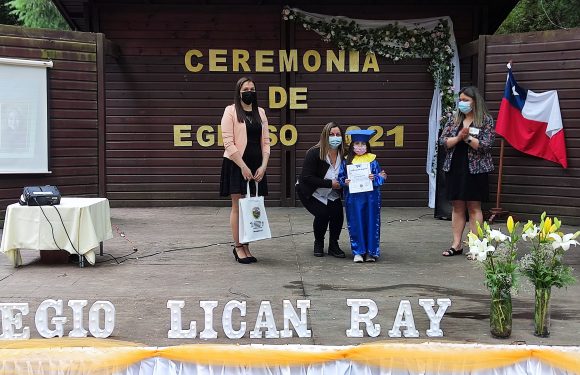Ceremonia de egreso de Kinder regular y Cuarto año básico 2021