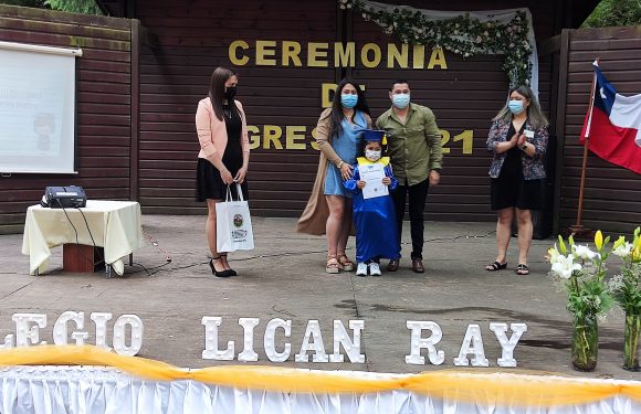 Ceremonia de egreso de Kinder regular y Cuarto año básico 2021