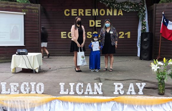 Ceremonia de egreso de Kinder regular y Cuarto año básico 2021
