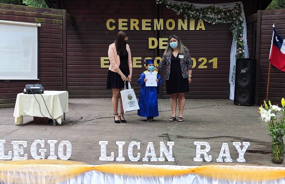 Ceremonia de egreso de Kinder regular y Cuarto año básico 2021