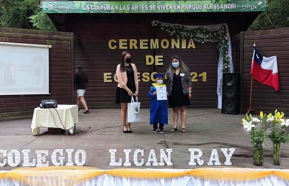 Ceremonia de egreso de Kinder regular y Cuarto año básico 2021