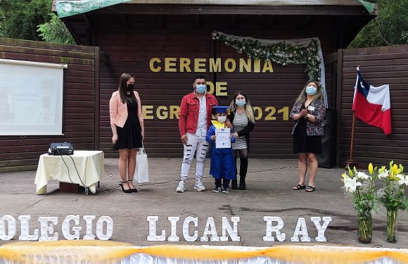 Ceremonia de egreso de Kinder regular y Cuarto año básico 2021