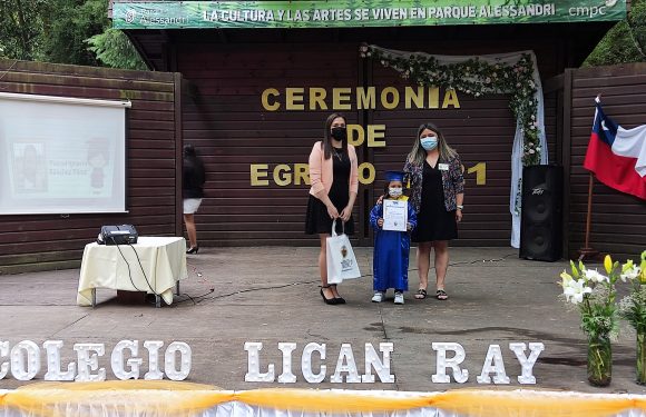 Ceremonia de egreso de Kinder regular y Cuarto año básico 2021