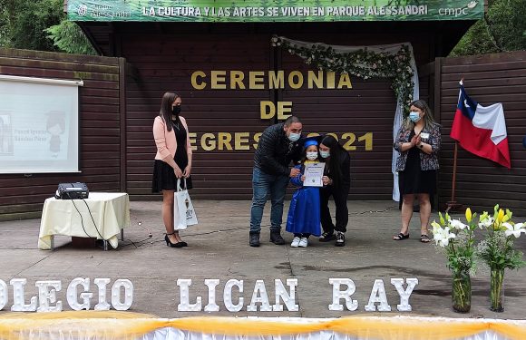 Ceremonia de egreso de Kinder regular y Cuarto año básico 2021