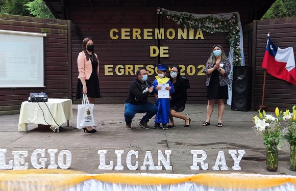 Ceremonia de egreso de Kinder regular y Cuarto año básico 2021