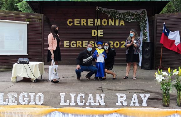 Ceremonia de egreso de Kinder regular y Cuarto año básico 2021