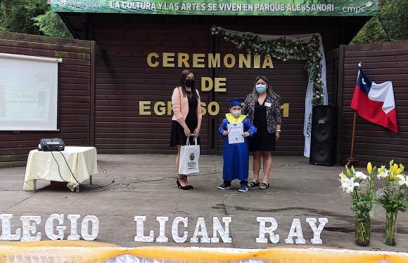 Ceremonia de egreso de Kinder regular y Cuarto año básico 2021