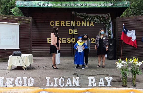 Ceremonia de egreso de Kinder regular y Cuarto año básico 2021