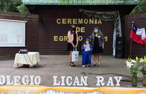 Ceremonia de egreso de Kinder regular y Cuarto año básico 2021