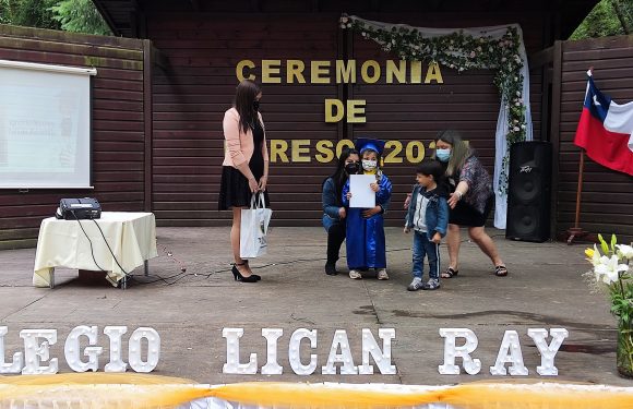 Ceremonia de egreso de Kinder regular y Cuarto año básico 2021