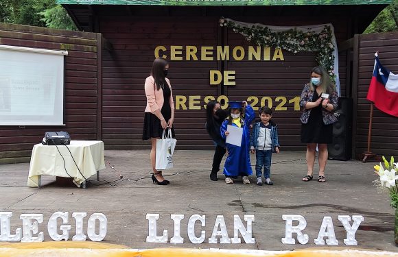 Ceremonia de egreso de Kinder regular y Cuarto año básico 2021