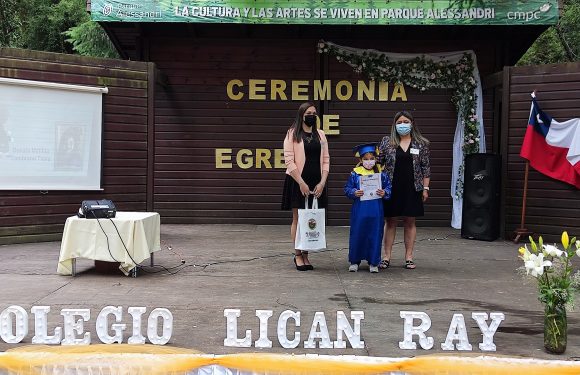 Ceremonia de egreso de Kinder regular y Cuarto año básico 2021