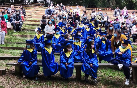 Ceremonia de egreso de Kinder regular y Cuarto año básico 2021
