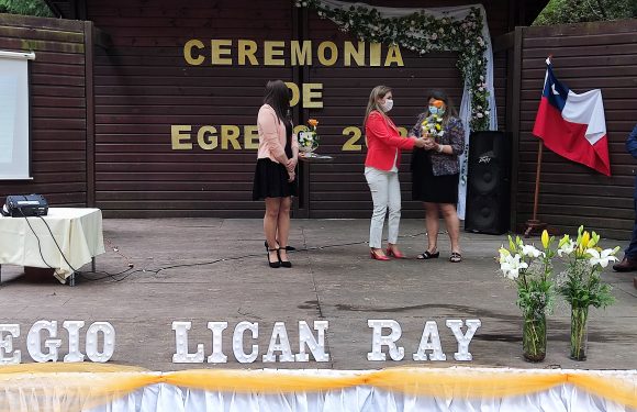 Ceremonia de egreso de Kinder regular y Cuarto año básico 2021