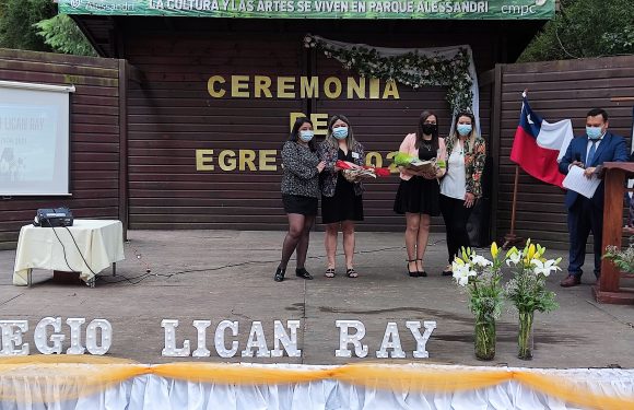 Ceremonia de egreso de Kinder regular y Cuarto año básico 2021