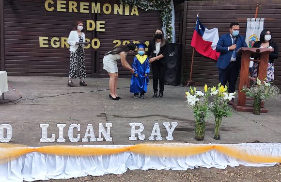 Ceremonia de egreso de Kinder regular y Cuarto año básico 2021