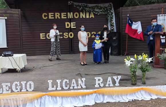 Ceremonia de egreso de Kinder regular y Cuarto año básico 2021