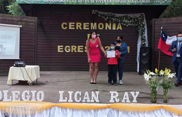 Ceremonia de egreso de Kinder regular y Cuarto año básico 2021