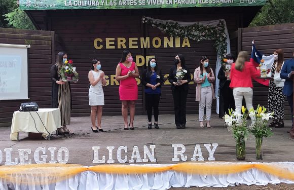 Ceremonia de egreso de Kinder regular y Cuarto año básico 2021